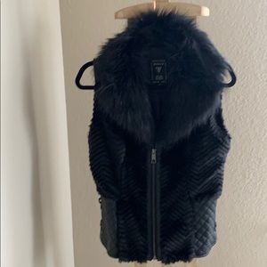 Guess faux fur vest